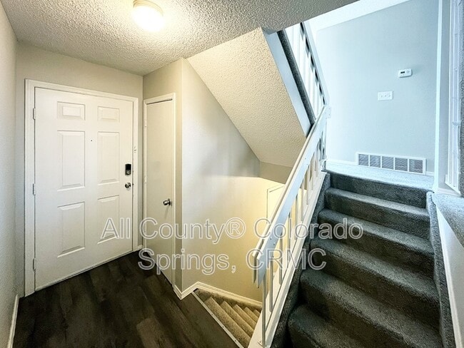 Photo - 2058 Palm Dr