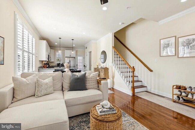 Photo - 103 Front St