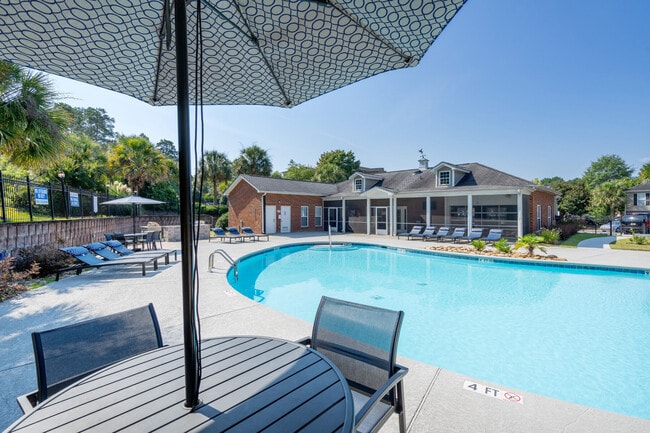 Crestmont Apartments