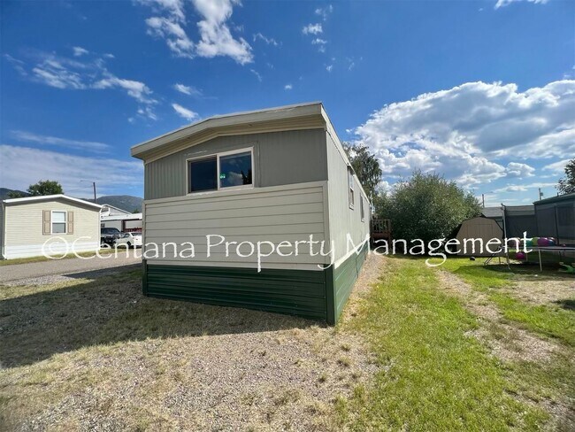 Photo - 2 bedroom mobile home on Cobban!