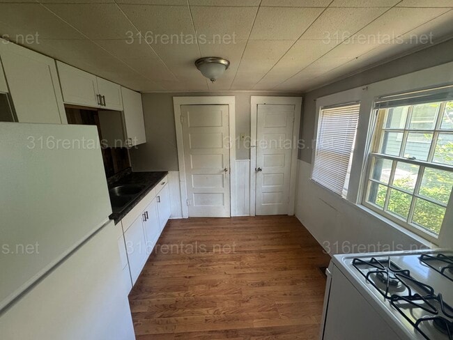 Photo - $850 - 2 bed 1 bath - Single Family Home