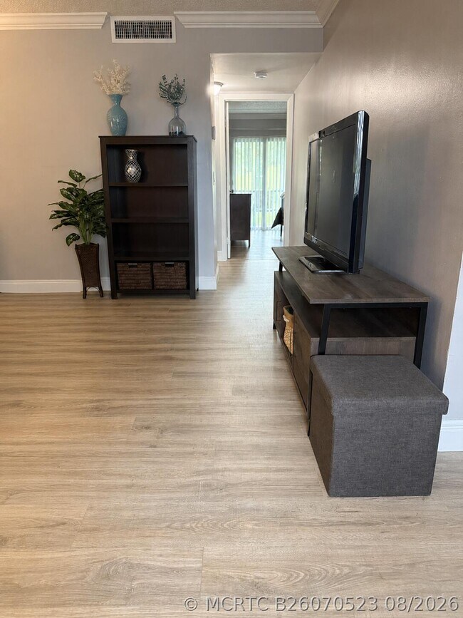 Photo - 405 Meadows Cir Unit 405