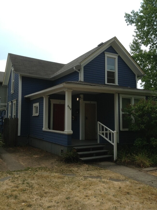 608e15 - 608e15 Apartment