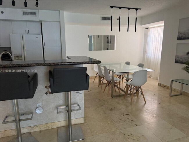 Photo - 19555 E Country Club Dr Unit 8602