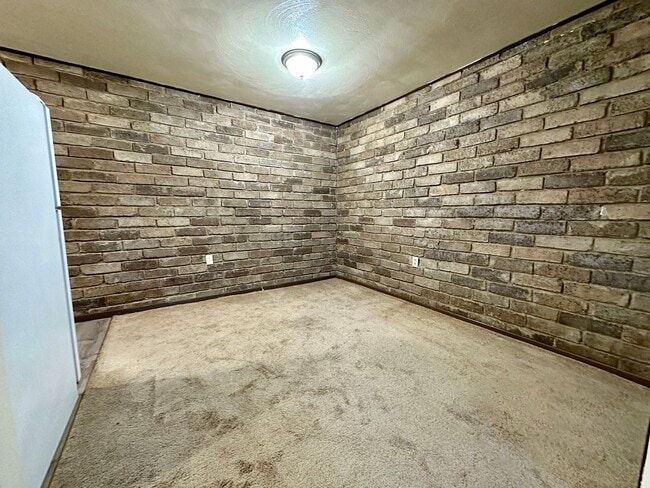 Photo - Beautiful One Bedroom Apartment with A/C, Parking & On-Site Laundry! Call Today! Unit 105