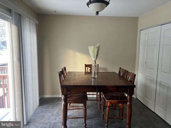 Photo - 343 Glenn Rose Cir