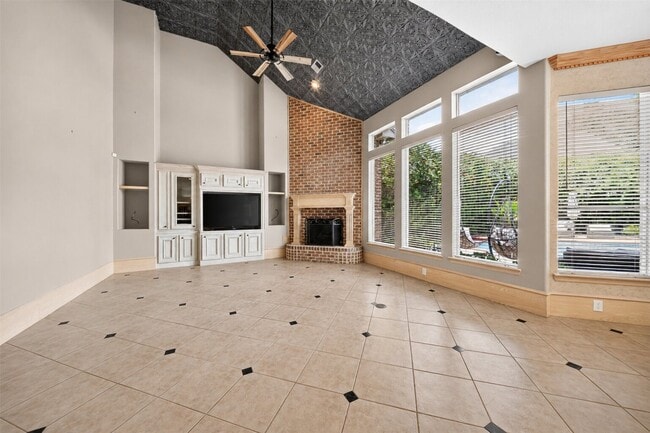 Photo - 16410 Emilia Ct