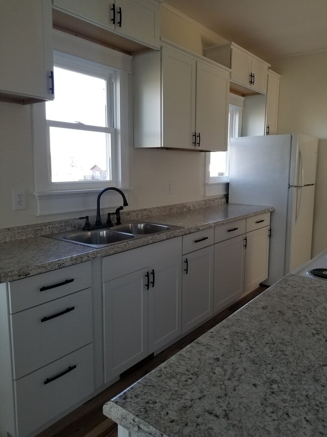 Photo - 6 Cloverleaf Ln