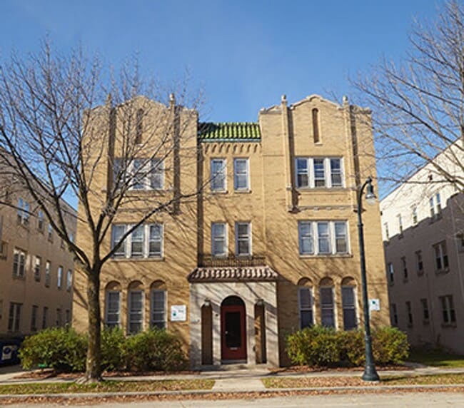 Photo - 3825 N Oakland Ave