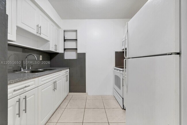 Photo - 670 NE 130th St Unit 670