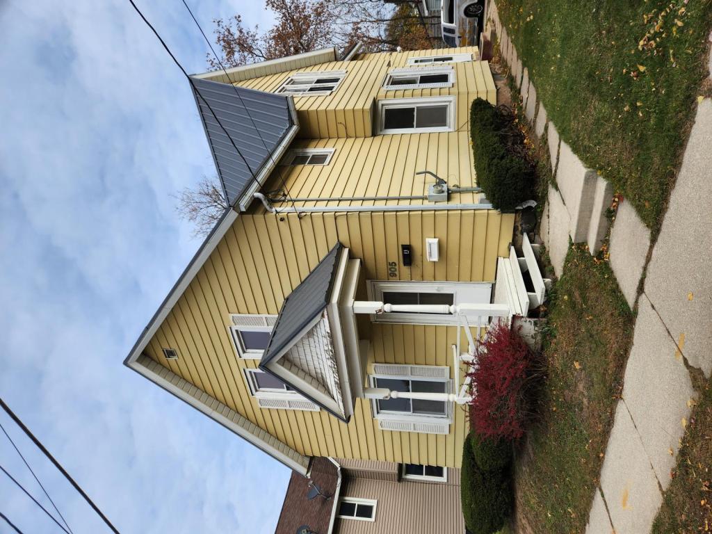 Photo - 905 S 21st St