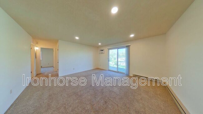 Photo - 811 W Villard St Unidad #59
