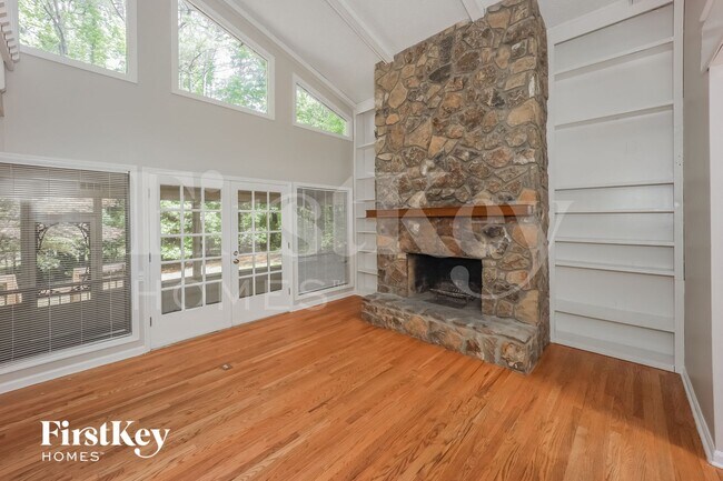 Photo - 815 San Remo Ct