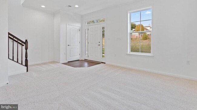 Photo - 610 Hemsworth Ln