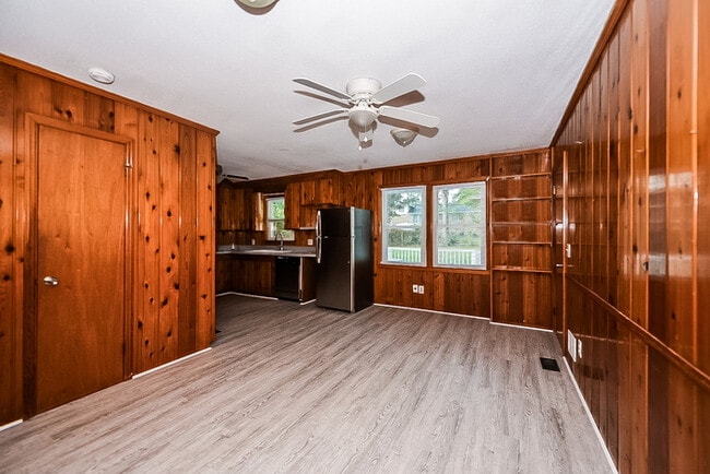 Photo - 21 Newport Dr