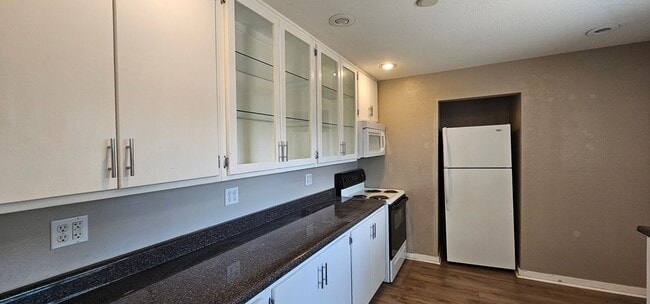 Photo - Beautiful 3 bedroom, 1 bath home for rent
