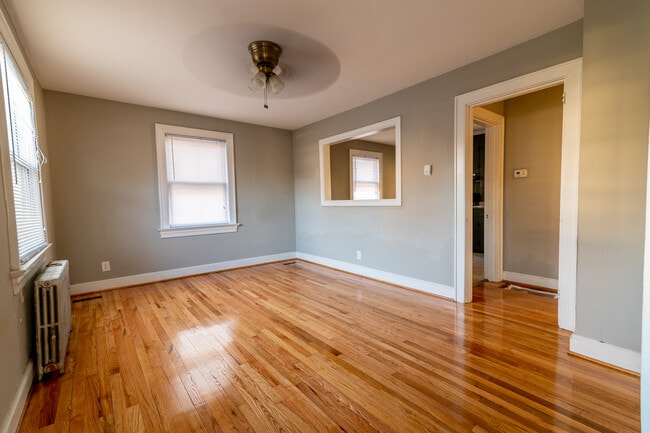 Photo - 1145 Lindsay St