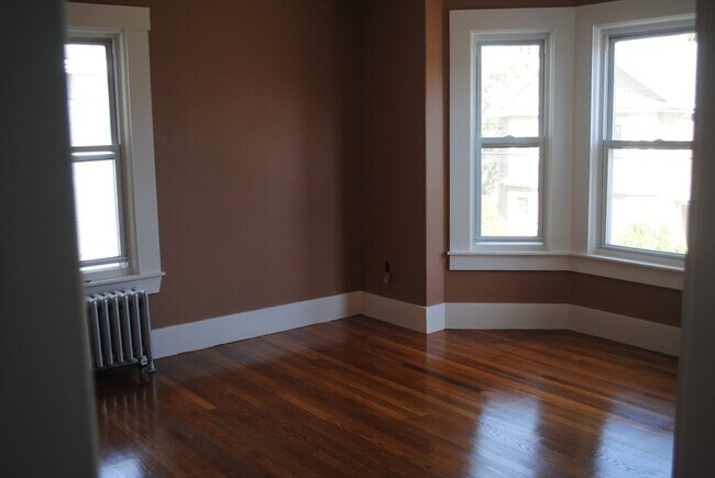 31 Walnut St Unit 2