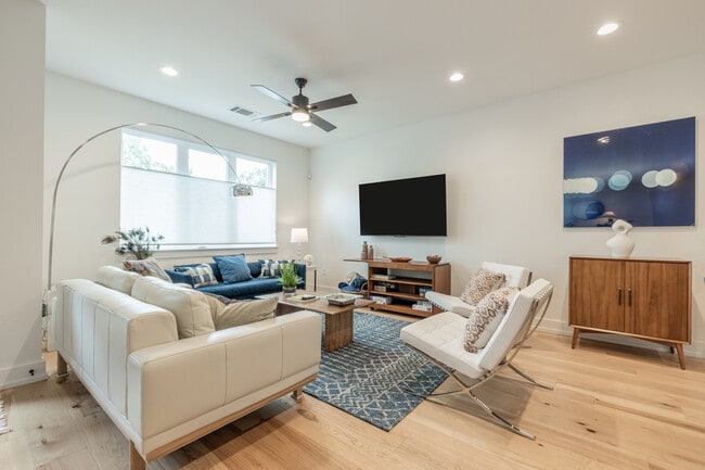 Photo - 712 Vargas Rd