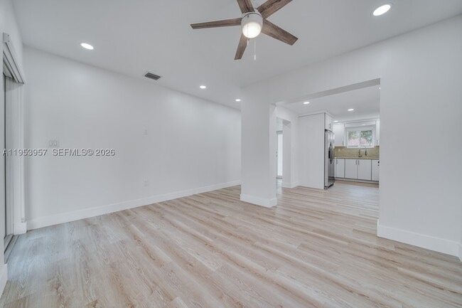 Photo - 4345 SW 5th St