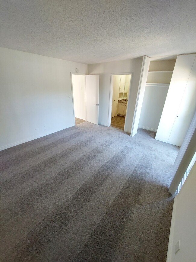 Huntington Cove Apartments Huntington Beach, CA