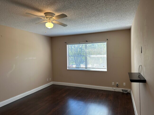 Photo - 5961 N Falls Circle Dr Unidad 309