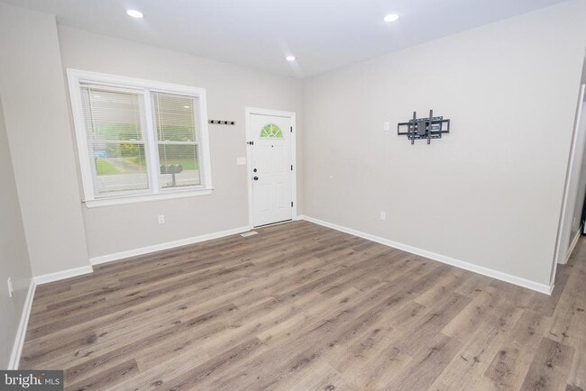 Photo - 140 Delsea Dr S