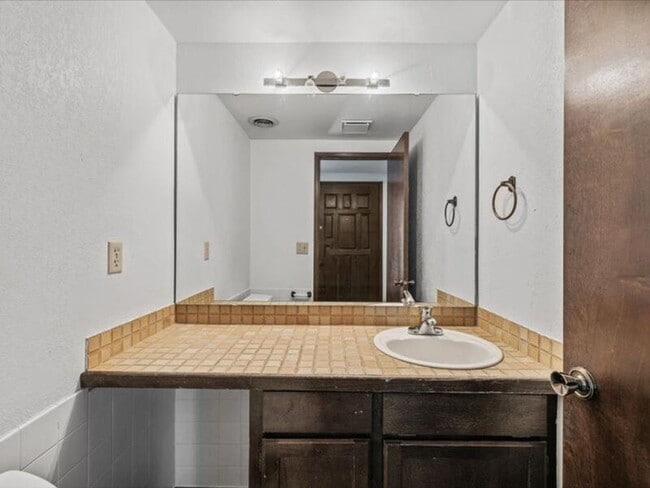 Photo - 501 Wright Ave Unit #1