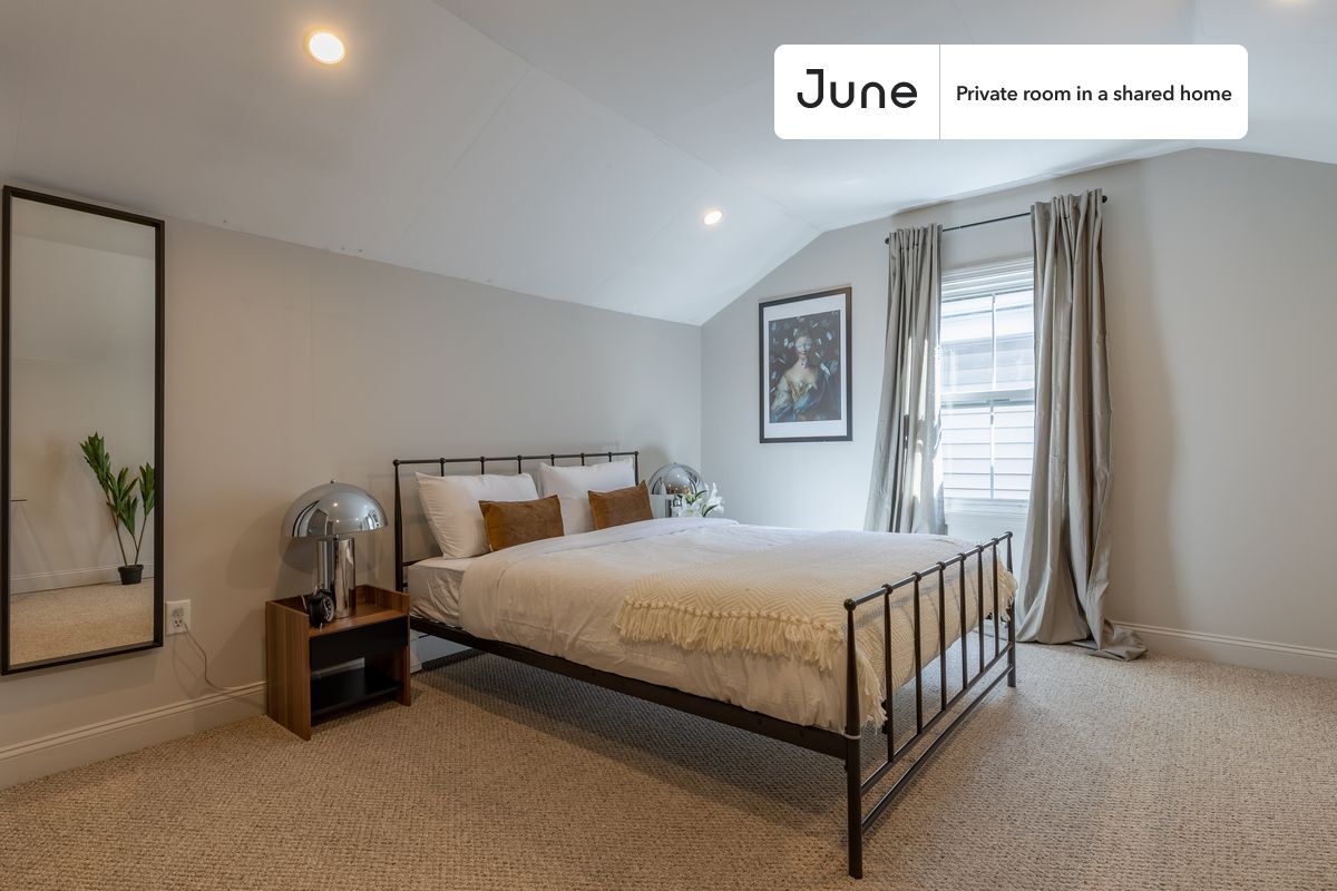 Private bedroom in 5 bed/3 bath Home - Private bedroom in 5 bed/3 bath Home