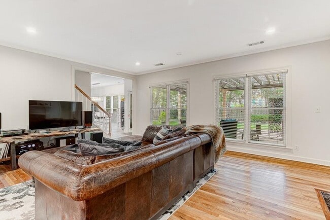 Photo - 1775 Hartwell Manor N