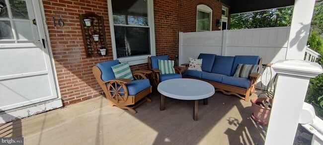 Building Photo - 16 Wildwood Ave