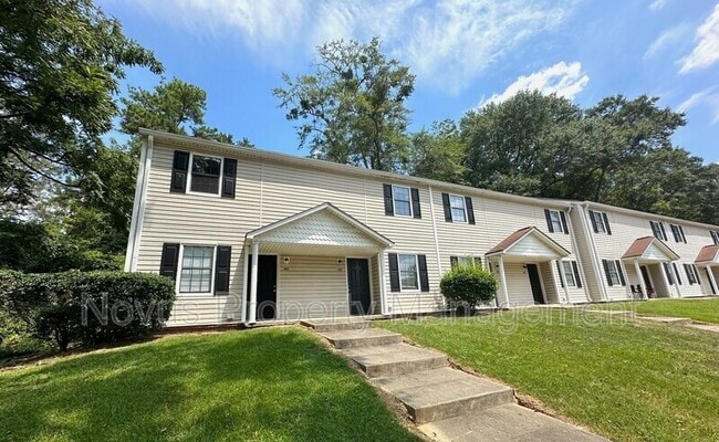 Building Photo - 749 South St