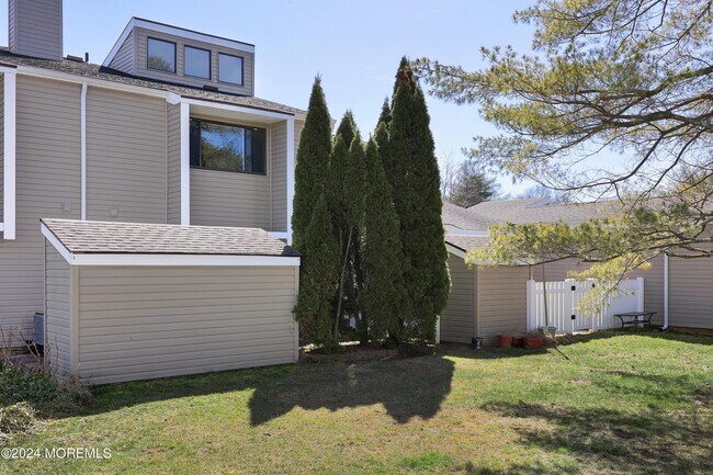 2 Elizabeth Ct