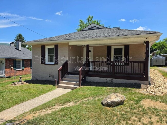 Photo - 309 Dennis St