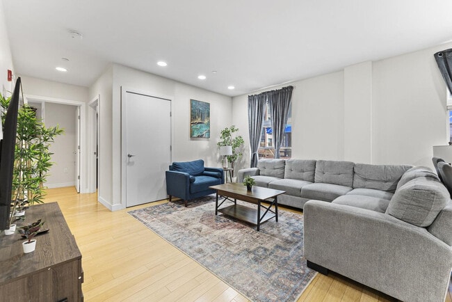 Photo - 601 Albany St Unit ID1240294P