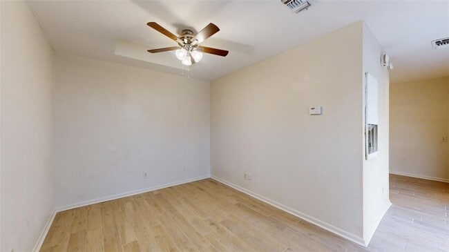 Photo - 725 Peppertree Dr Unit 25