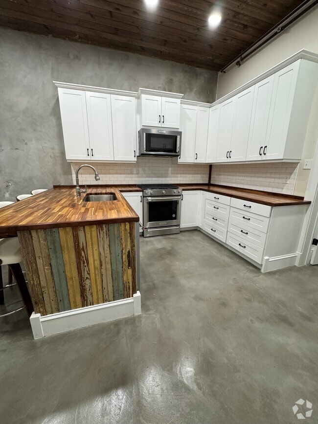 Building Photo - 1207 Washington St Rental