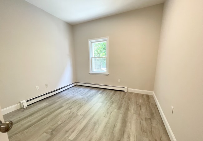 Photo - 174 Bolton St