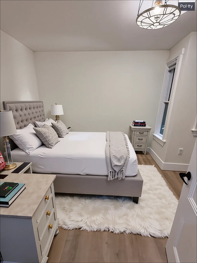 Photo - 885 E Broadway Unidad 1