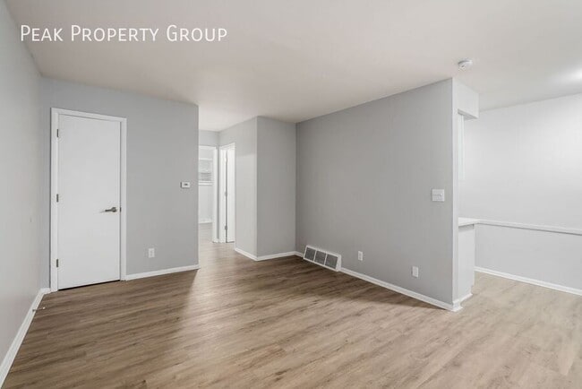 Photo - 558 Riverview Dr Unit H