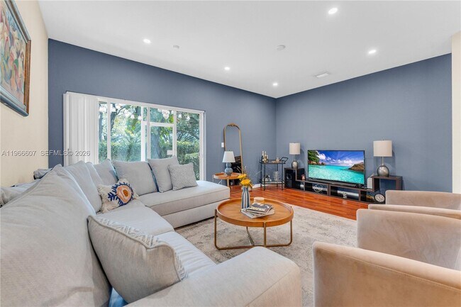 Photo - 8844 S Isles Cir