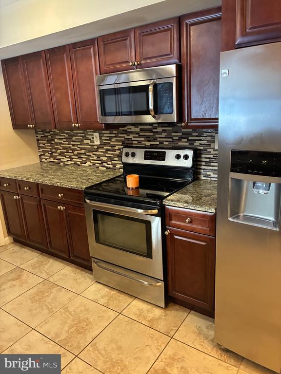 Photo - 83 Glenview Ln