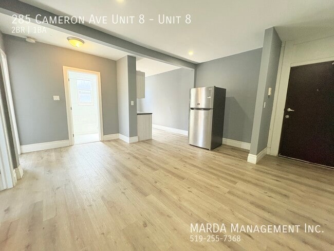 Photo - MODERN 2-BEDROOM/1BATH APARTMENT IN PRIME LOCATION + HYDRO Unité 8