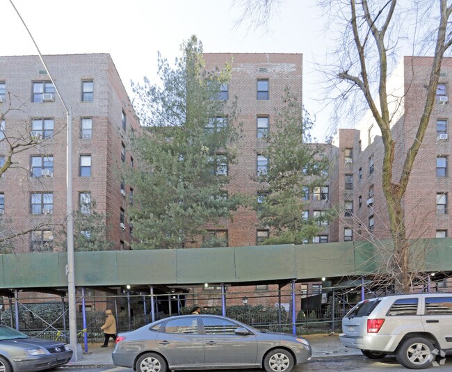 Photo - 83-30 118th St