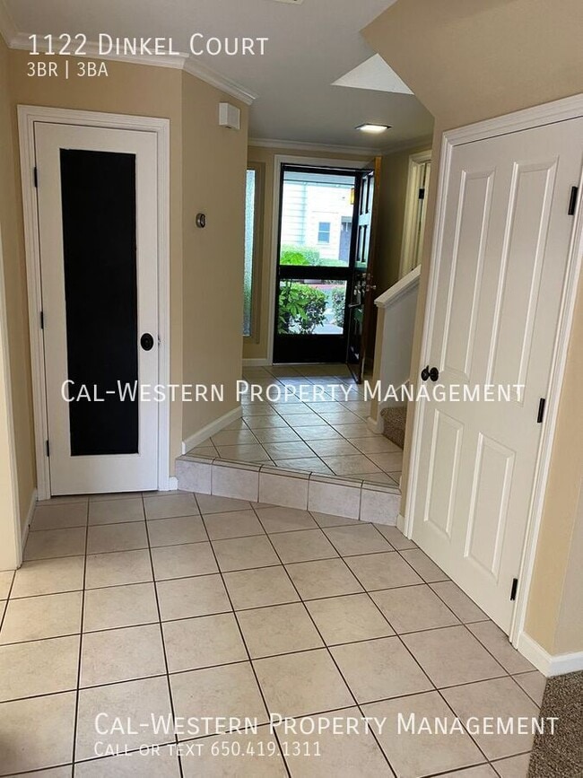 Photo - 1122 Dinkel Ct