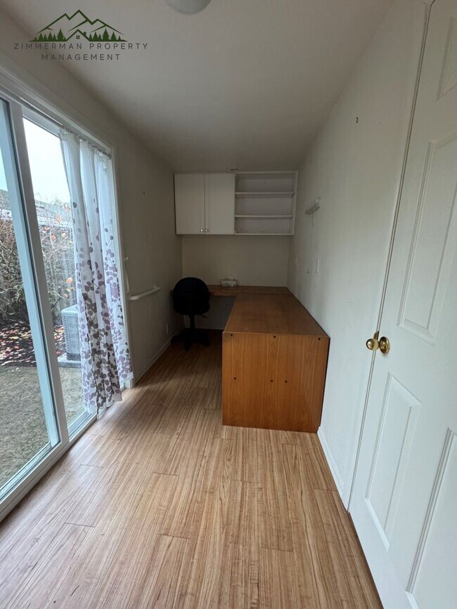 Photo - 394-396 Rosewood Ave Unit 394