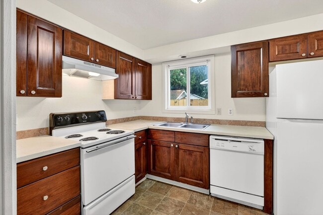 Building Photo - 4801 NE Killingsworth St Unit 4803