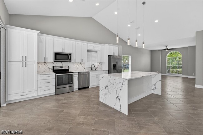 Photo - 2138 E Crown Pointe Blvd