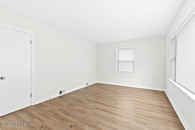 Photo - 1600 Algonquin Pkwy Unit 1