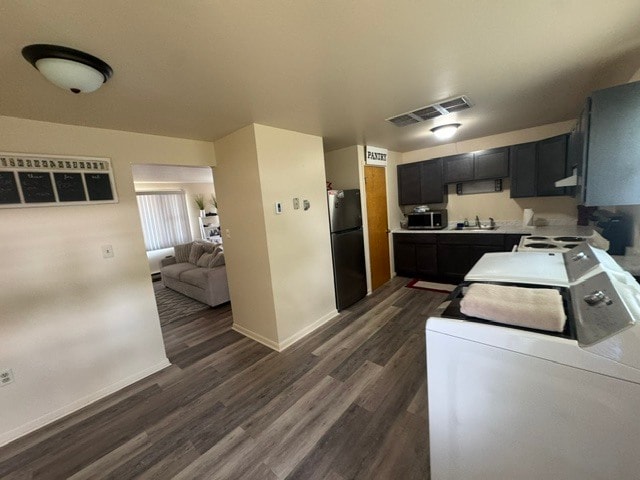 Photo - 613 Lincoln Way W